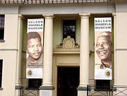 Nelson-Mandela-Museum von Umtata: Hauptausstellung widmet sich mit Fotos und Zitaten dem Lebensweg Manedelas
